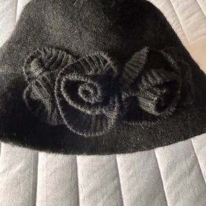 Croft & Barrow Womens Black Wool Blend Cloche Bucket Hat Floral Rosette Accent